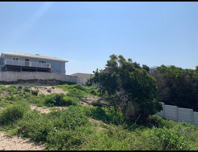 700M² VACANT LAND FOR SALE IN PARADISE BEACH